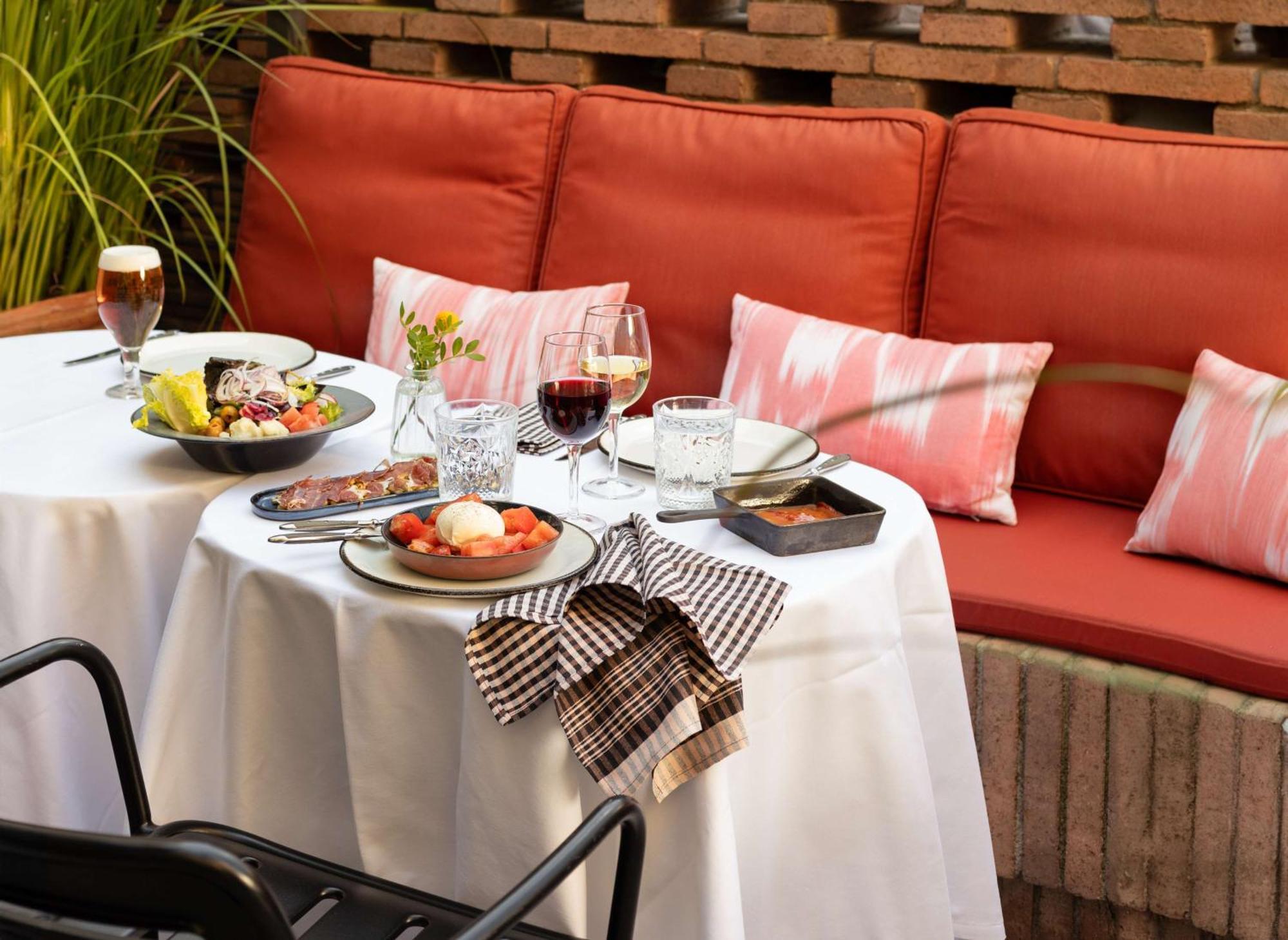 Alexandra Barcelona Hotel, Curio Collection by Hilton Exterior foto
